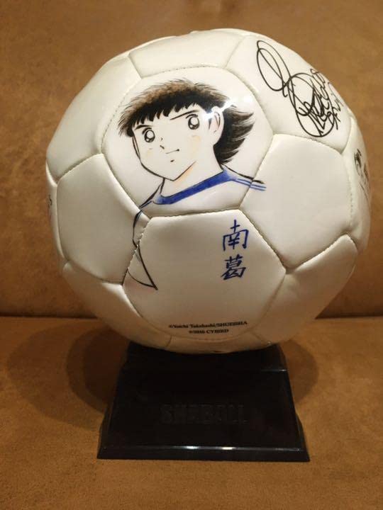 BFB当選品トレゼゲ氏サイン入り　　 キャプテン翼コラボサッカーボール BFB当選品トレゼゲ氏サイン入り キャプテン翼コラボサッカー