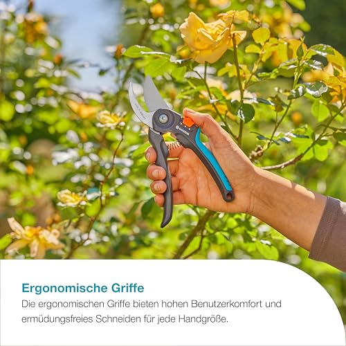 Gardena PremiumCut Flex Gartenschere, Bypass-Schnitt, für frisches Holz, 24 mm Schnittdurchmesser, ergonomische Griffe, PowerCoating-Klingen, in Deutschland hergestellt (12242-20)