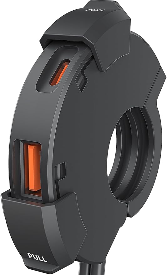Kaedear クランプUSB KDR-M3D 本体の正面写真、防水キャップ付きの薄型デザインを示す画像