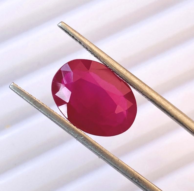 Rubis rouge naturel de Birmanie pour sceller une promesse sur bague