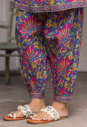 Image of LookMark Women Cotton Blend Kurta Ethnic Finesse Redefined: Add a Touch of Grace to Your Wardrobe with Our Printed Kurta Set