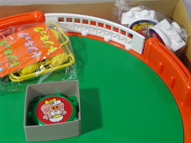 Amazon.co.jp: 再値下 おもいっきりブタゲーム 野村トーイ トンキック