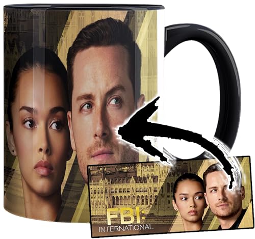 FBI International Jesse Lee Soffer Heida Reed Tasse Innen & Henkel Schwarz Keramikbecher Mug für 14,99 EUR bei amazon.de Bild: FBI International Jesse Lee Soffer Heida Reed Tasse Innen & Henkel Schwarz Keramikbecher Mug für 14,99 EUR bei amazon.de