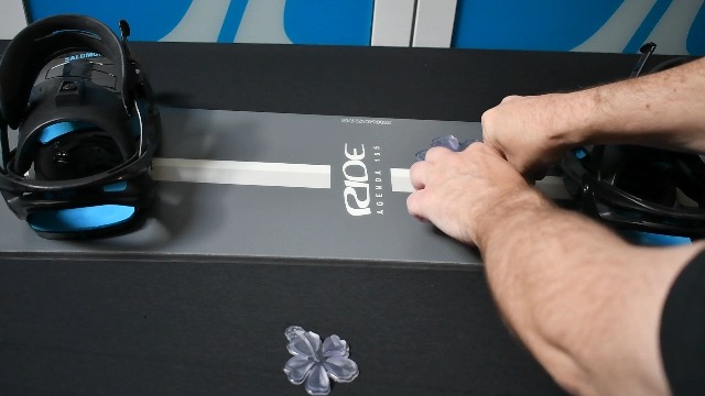 ビーエスコート　ラプル4本 Amazon.com : Stompgrip Premium Snowboard Stomp Pad | Hibiscus | 3D