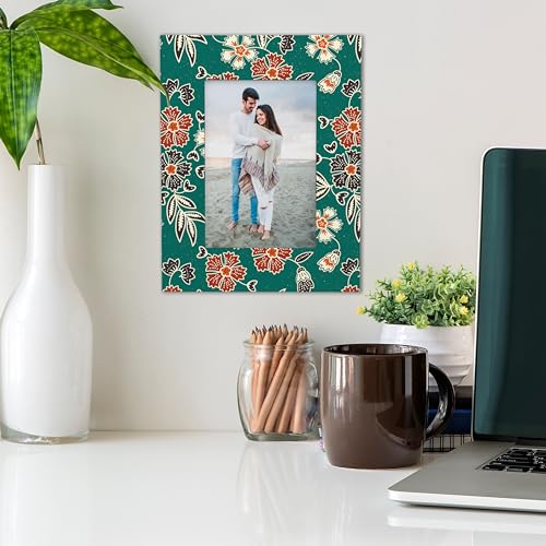 Image of Photo Frame with Gift Box | Size: 9 inch x 7 inch (Photo 4 inch x 6 inch) | Emerald Batik | Aesthetic Decorative Photo Frame for Wall Mount and Tabletop