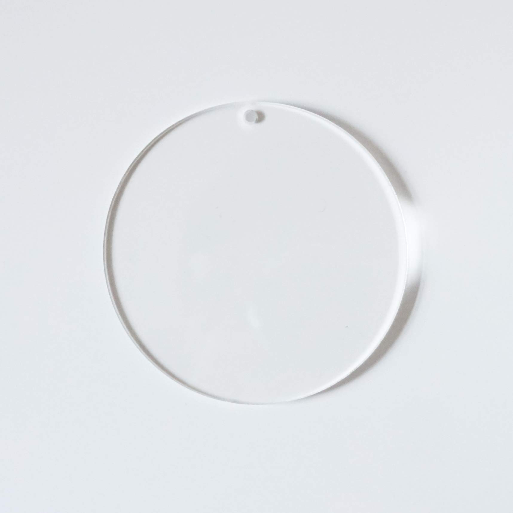 30PCS 2.5 Inch Diameter Clear Round Acrylic Keychain Blanks, 1/8 Inch Thick Durable Acrylic Disc with Hole, Perfect for Making Keychains, Tags, DIY Projects…