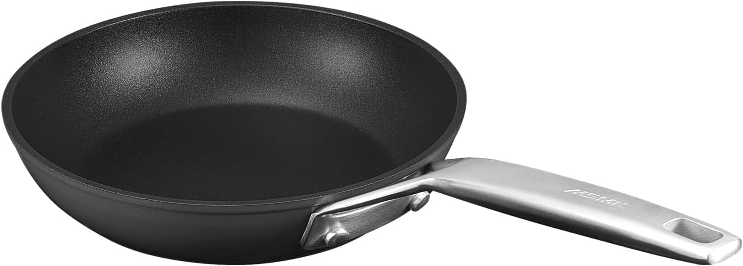 MsMk Small Egg Pan, 9 1/2 inch Titanium and Ceramic Nonstick Omelette Pan, Small Frying Pan Safe for Induction, Scratch-resistant, Oven Safe to 700°F Pan for Cooking, Dishwasher Safe