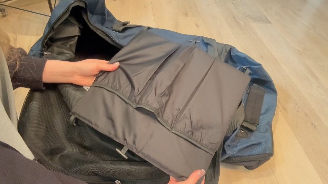 Amazon.com: XWFB Rolling Duffle Bag with Wheels,110L/140L