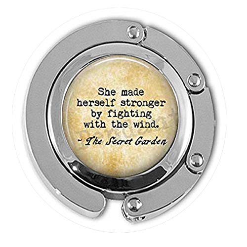 Pendentif avec citation de jardin secret - Bijoux littéraires - She Made Herself Stronger Lighting The Wind.Hanger Literary Jewelry