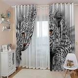 Bonne tissu: 100% fibre de polyester.Technologie d'impression numérique 3D,Haute définition, brillante, aucune décoloration.Couleur foncée mieux fonctionne, protection de l'environnement, ombrage élevé, Les rideaux occultants bloquent 85% à 95% de la lumière du soleil et 100% des rayons UV nocifs , peut réduire le bruit, améliorer le sommeil.préserver la chaleur et protecter la confidentialité grâce à la technologie innovante de tissage triple.