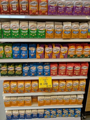 Page de couverture de Our True Birthright is 11 Varieties of Goldfish Crackers, Oreo Mashups (CIB #253)