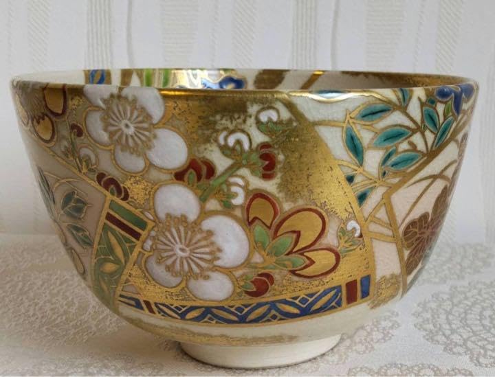 Kyo-yaki Pottery Bean Matcha Bowl *Wooden box is not included if shipped overseas*