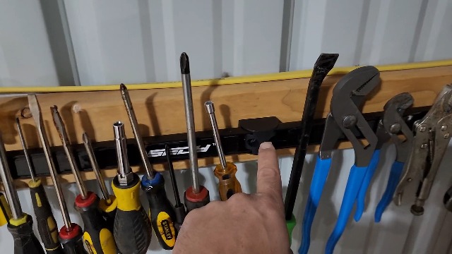 baz (ウォルナット) L-AZ904MB-BG - ANZZI Single Handle Single Hole Bathroom Vessel