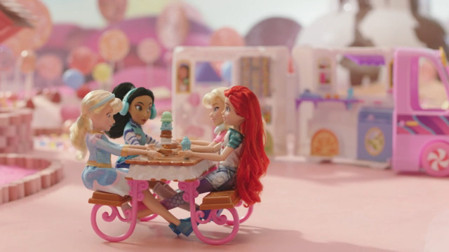 Amazon.com: Disney Princess Comfy Squad Sweet Treats Truck