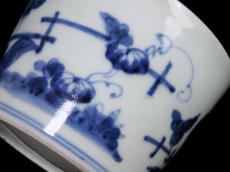 古伊万里 印判手矢羽文染付蕎麦猪口 明治~大正時代 染付印判 矢羽根桜 古伊万里 印判手矢羽文染付蕎麦猪口 明治~大正時代 染付印判 矢羽根桜