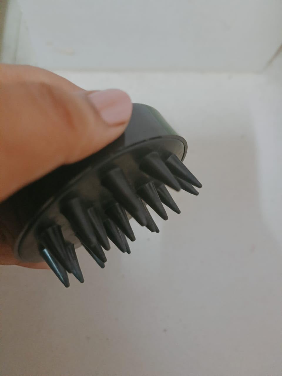 FREATECH Wet & Dry Manual Head Scalp Massage Brush, Soft Silicone