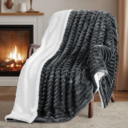 RUIKASI Sherpa Blanket Throw for Sofa - Fluffy Luxury Ribbed Blanket, Thick Warm Cozy Soft Double Size Fleece Blanket for Couch Bed, 150x200 cm Dark Grey