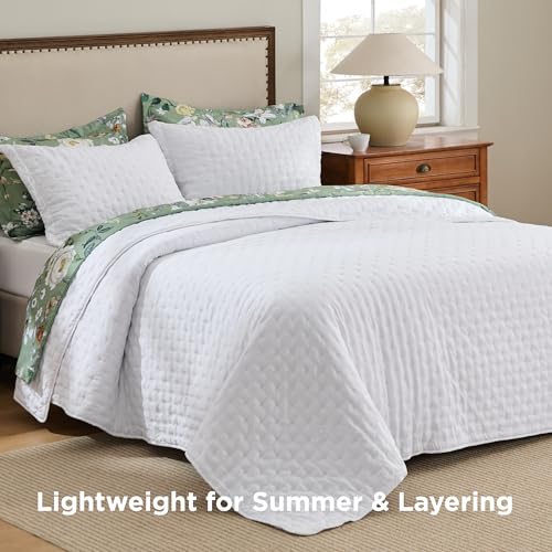 Image of Bedsure Quilts Queen Size - Lightweight Comforter Queen Size for Summer, Bright White Bedspread Quilt with Clover Pattern, Soft Ultrasonic Coverlet, Modern All-Season Bedding, 90 x 96 Inches