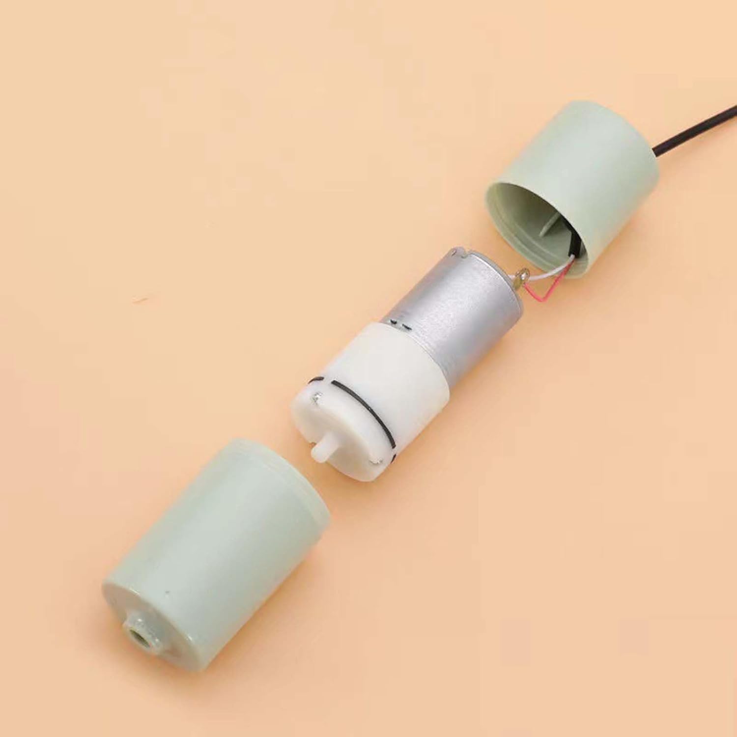 JUSHZ USB Air Pump Fish Tank Pump Aquarium Air Pump Mini Filter Tubing Hose for Inflatables Fishing Outdoor Oxygen Pump Portable Small (3x3x7.5cm,Green)