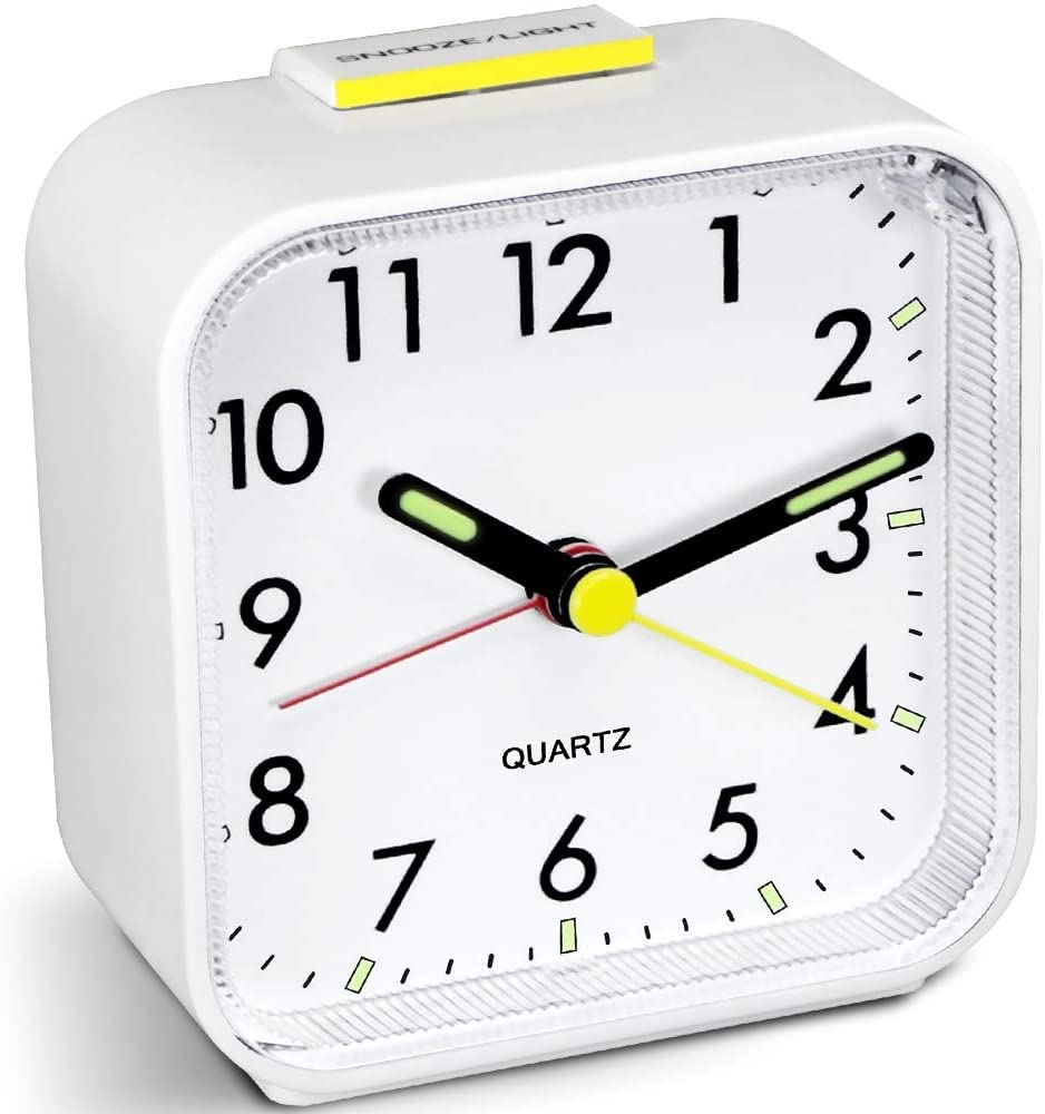 Horloge grand écran pour chambre à coucher avec alarme sans batterie