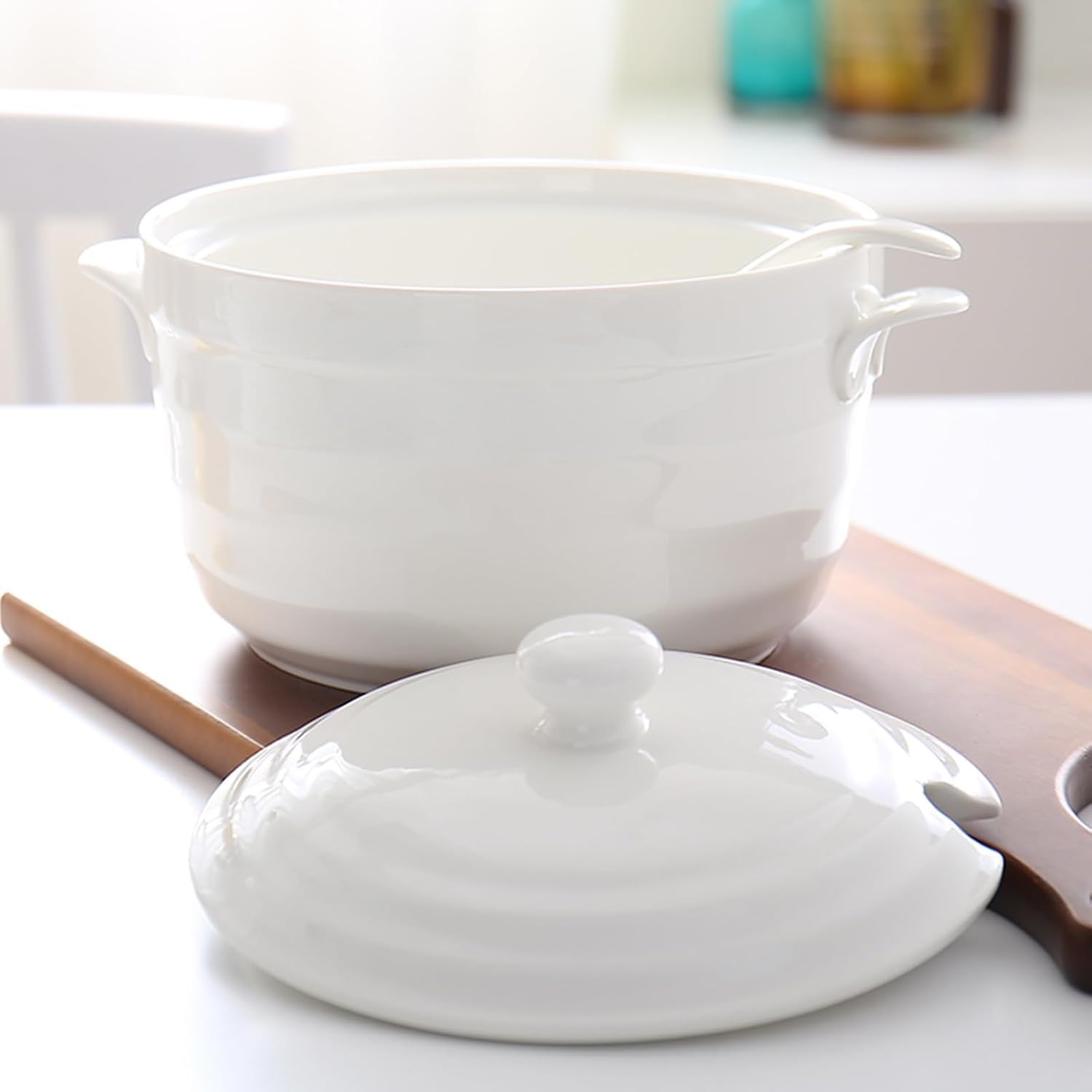 Sopera de cerámica con tapa Sopera de sopa de porcelana blanca Sopera redonda de cerámica Tazón de cerámica para restaurante Decoración de la cocina del hogar Apto para microondas y lavavajillas