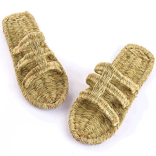 Plant Sandals, Hand-Woven Ramie Slippers, Natural Plant Fiber Material, Traditional Natural Rattan Grass Woven Sandals (Three-strip Shape, US Men 9.5) - Main Image