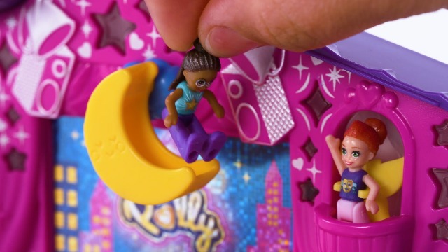 Polly Pocket – Cofanetto 80° Anniversario Mattel – 3 Mini Bambole, Cucciolo, Accessori E Mobili – Gioco Per Bambini 4+ Anni - 2