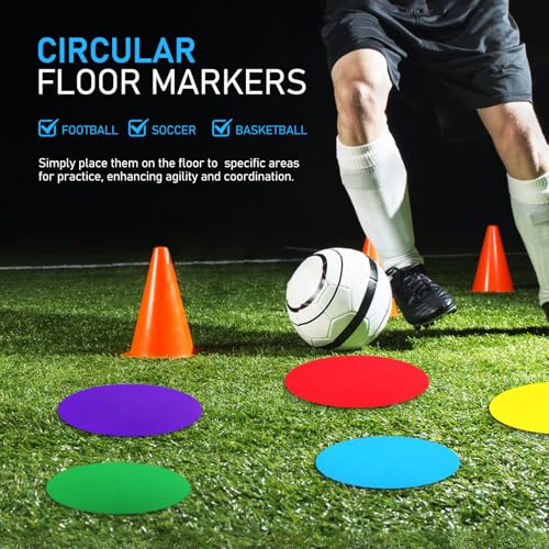 Marqueurs de sol pour l'entraînement des enfants au club de football local