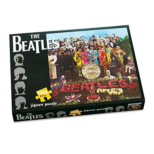 The Beatles – SGT Pepper’s Lonely Hearts Club Band – 1000 Piece Jigsaw Puzzle – A Must Have Beatles Fan Item - Les Beatles, Paul McCartney, John Lennon, RIngo Starr, George Harrison The Beatles - SGT Pepper's Lonely Hearts Club Band - 1000 Piece Jigsaw Puzzle - A Must Have Beatles Fan Item