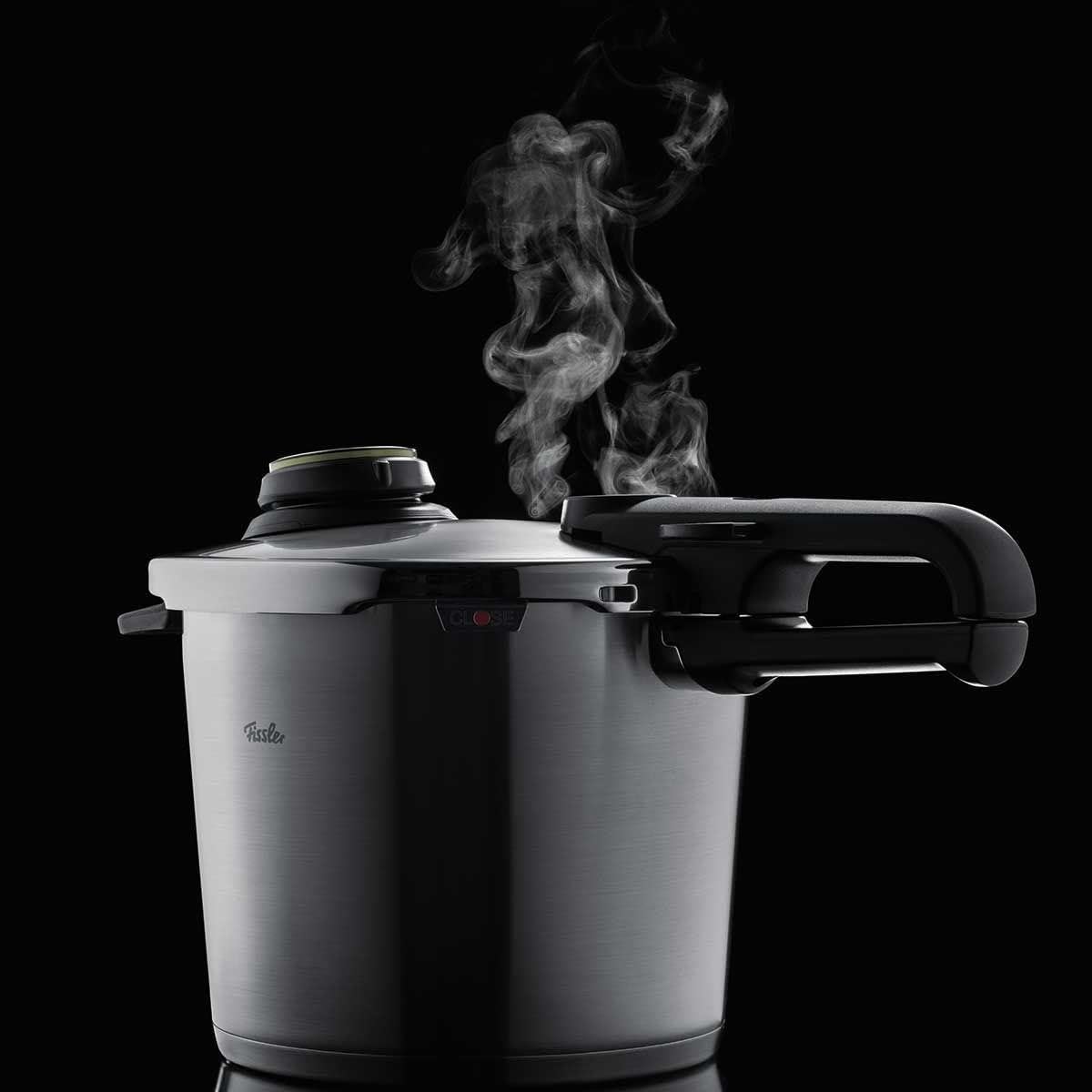 Fissler Vitavit Premium/Schnellkochtopf-Set, 4-teilig (6l - Ø 22 cm & Schnellbratpfanne 2,5l - Ø 22 cm) inkl. Metall-Deckel, Einsatz - Made in Germany, Induktion