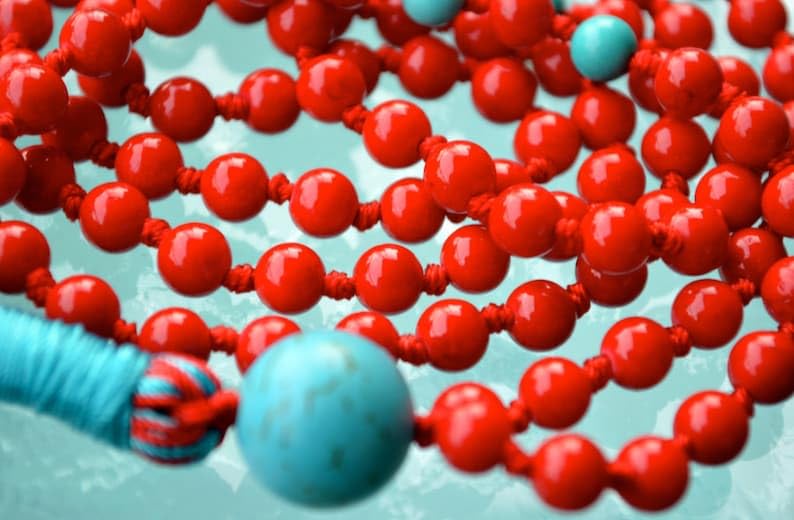 Cuentas Mala de piedra turquesa de coral rojo, collar de 108 mala, nudo mala, collar WWG, joyería de yoga, cuentas de meditación, joyería espiritual, joyería bohemia, 34inch, Gema