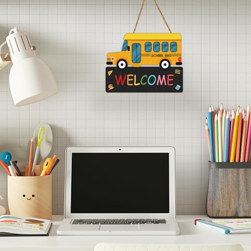 YUNKKIN Letrero de bienvenida para el aula, decoración de puerta de aula, autobús escolar, decoración de pared de madera para puerta delantera, corona para el primer día de escuela, tablón de anuncios