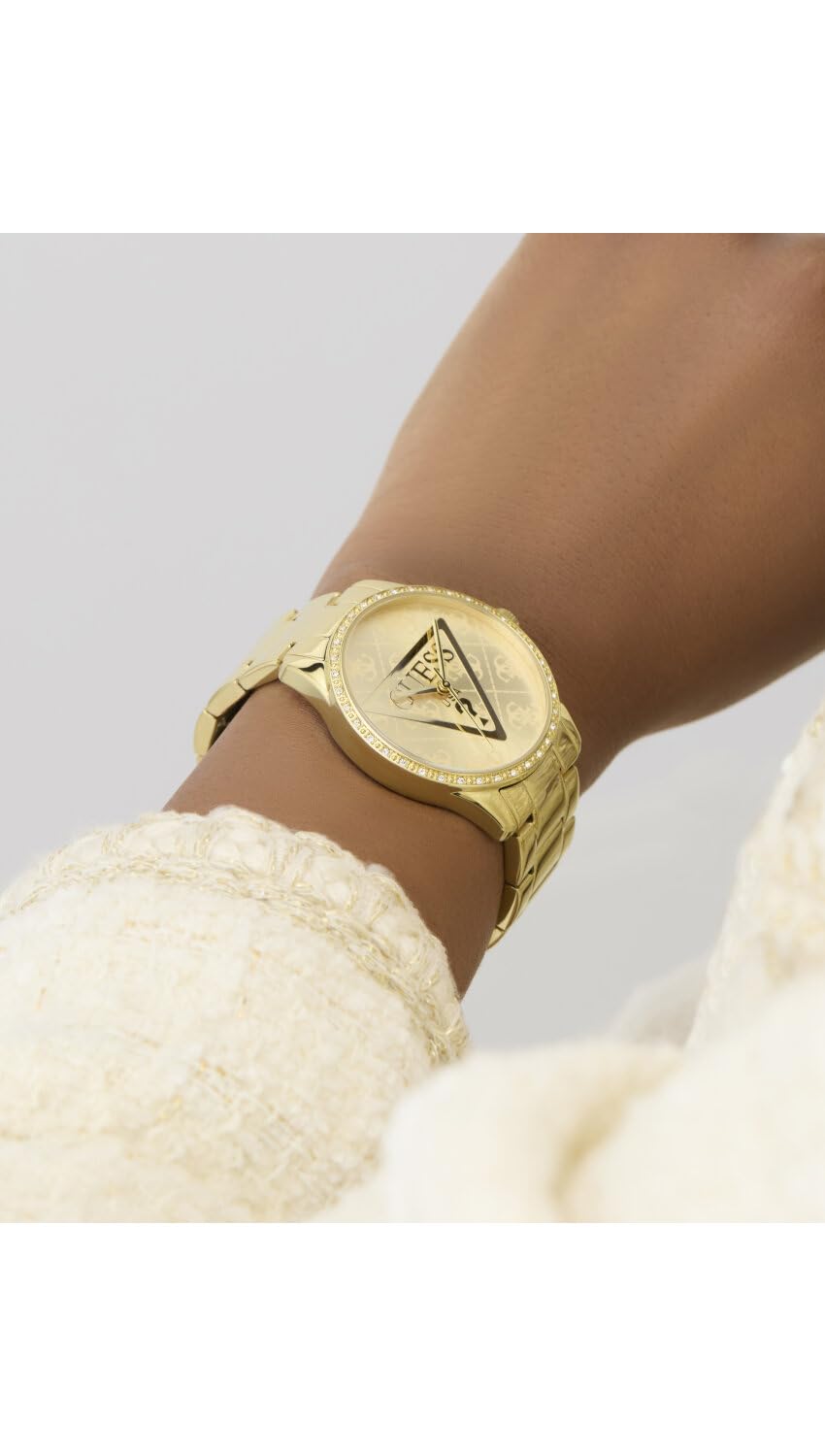 Guess Damen Armbanduhr Roxy mit Zirkonia, goldfarbenes Edelstahlarmband, Mineral Glas, goldfarbenes Ziffernblatt, 3 Bar, Gehäusedurchmesser: 36 mm, GW0987L2