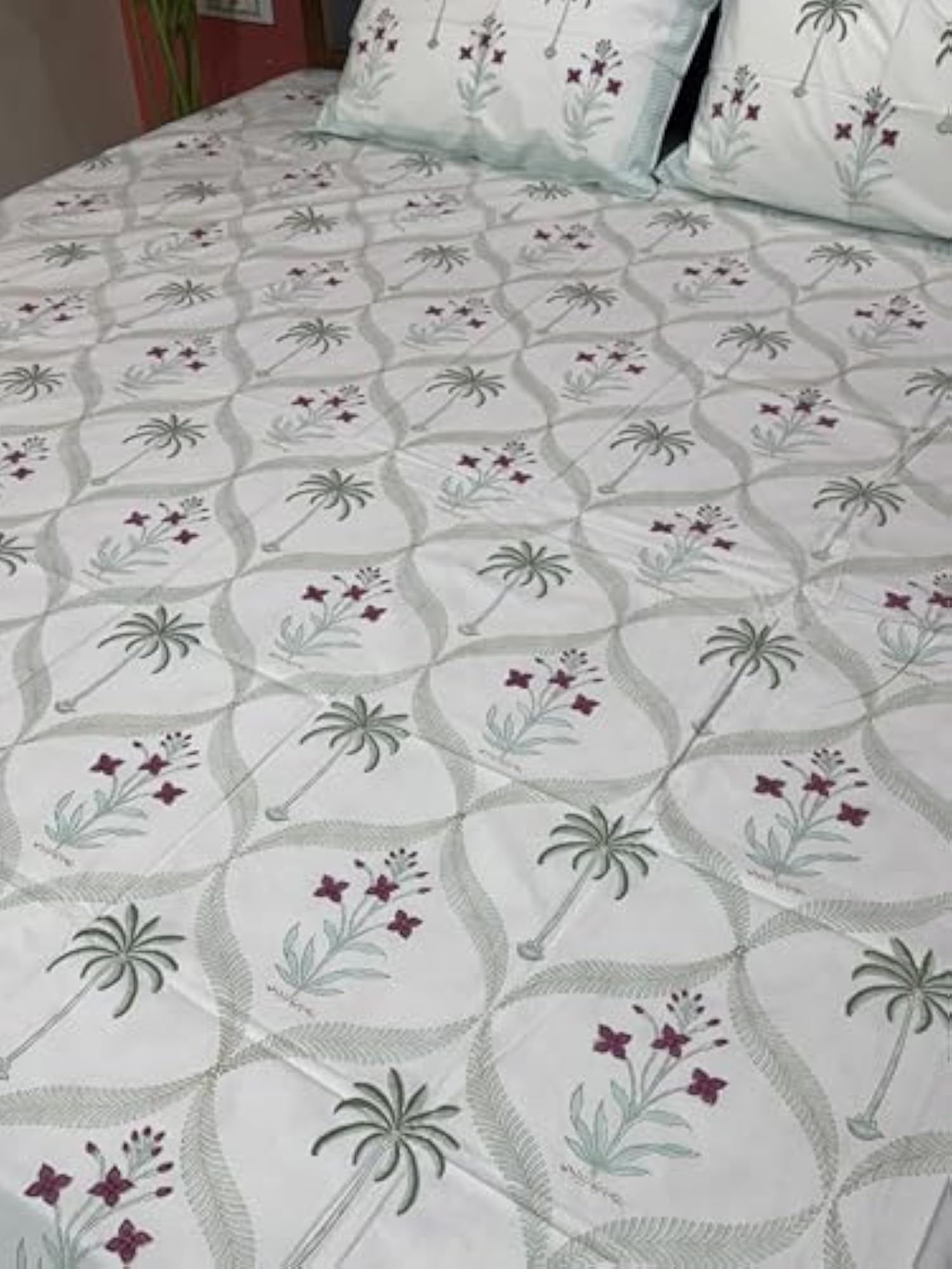 Hand Block VANIKA Palm 240 TC Cotton Queen Size Bedsheet