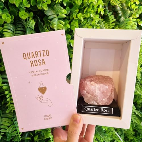 Patuá Cristais, Quartzo Rosa Base Madeira - Coleção Feng Shui Amo...
