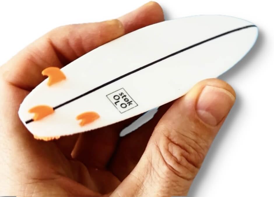 CRAFTED INGENUITY Mini tabla de surf realista (5 pulgadas) modelo con diseño llamativo perfecto para surfistas, amantes del arte del surf,