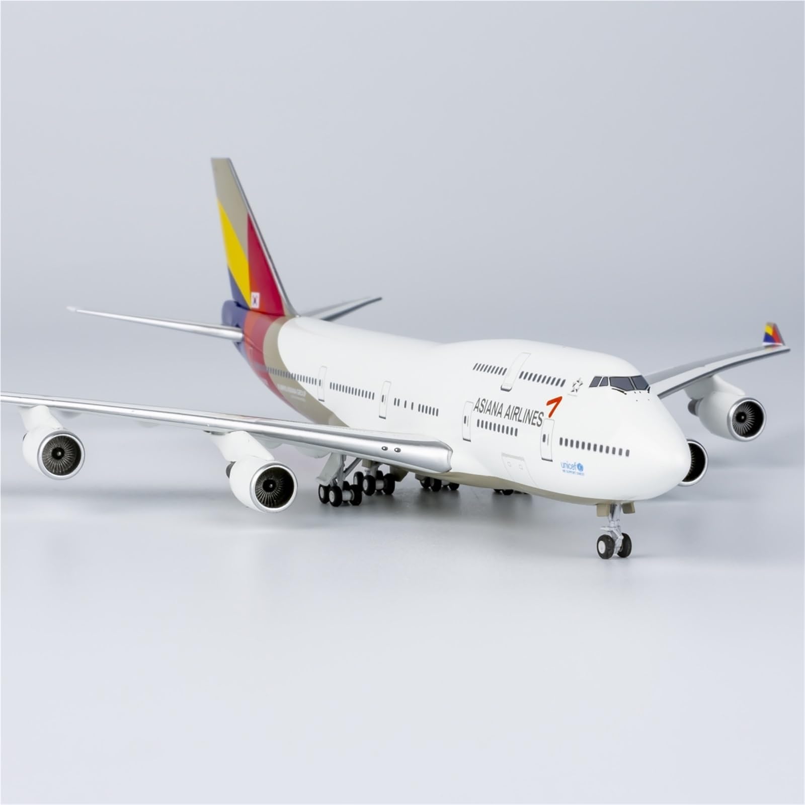 Modelli di Aerei Replica 17CM 1/400 Modello di visualizzazione su Larga Scala Aereo per Asiana Airlines B747-400 HL7428 Modello di Aereo in Miniatura di Aereo finito statico