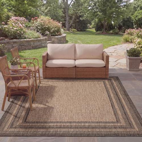 SAFAVIEH Outdoor Rug with Waterproof Backing