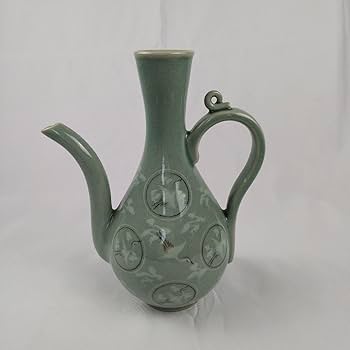 コレクション　韓国青磁　詳細不明　　送料無料 青磁透彫唐草文箱 文化遺産オンライン