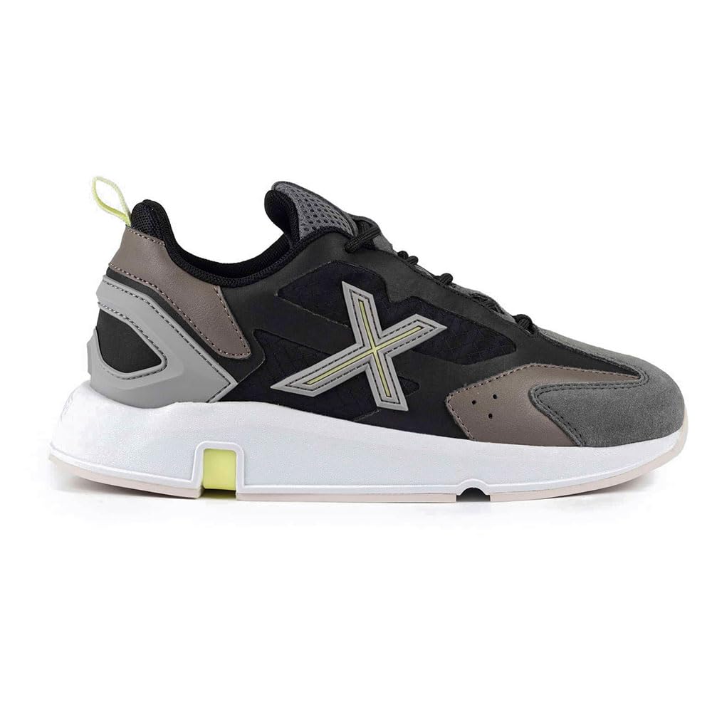 Munich Women's Avant Wmn 16 Sneaker, Black/White, 9 UK