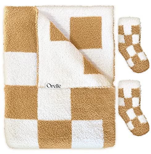 Image of Orelle Checkered Baby Blanket and Socks Set | Brown | 30x40”