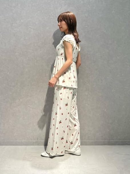 Amazon | いちご柄カップインフリルプルオーバー PWCT251284OWHTF Amazon | いちご柄カップインフリルプルオーバー PWCT251284OWHTF