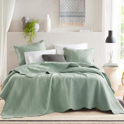 Image of Madison Park Cottage Damask Coverlet Set, 3 PC Full /Queen Quilt Set | Scallop Edge, All Season Oversized Bedding with Pre-washed Cotton-Filled Quilt, Shams, Seafoam