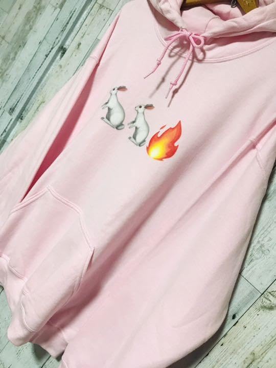 Amazon.co.jp: 兎熱炎性欲。爆限定FR2梅パーカー春桃 百足 XLARGE OY 
