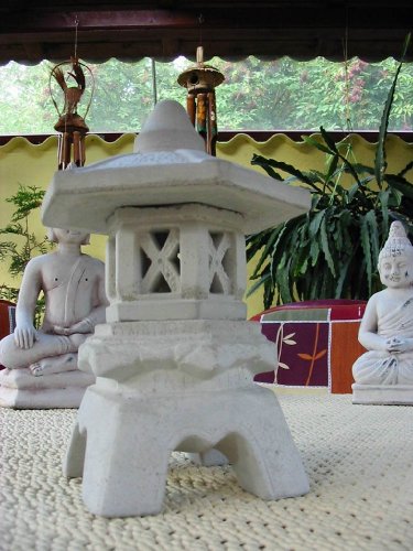 Japanische Steinlaterne kleine Yukimi