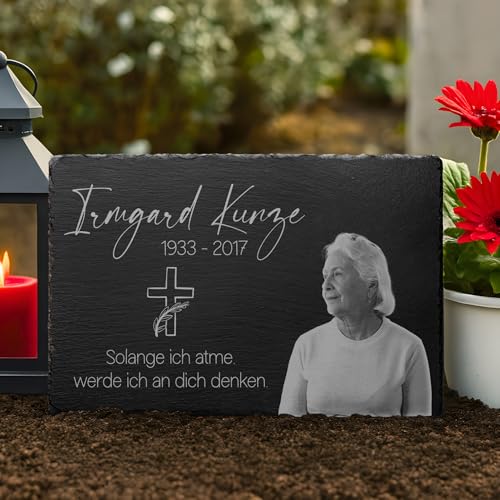 CHRISCK design Schiefer Grabplatte mit Gravur - Grabdeko wetterfest imprägniert für Urnengrab - Gedenktafel mit Foto & riesen Motiv Auswahl - Grabstein Gedenkstein Grab - 22x14 cm o. 30x20 cm