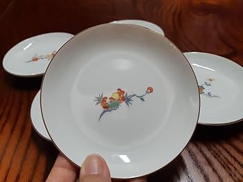 有田焼大皿御所車に鶴 直径39センチほどのものです 有田焼大皿御所車に鶴 直径39センチほどのものです