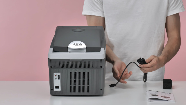 AEG Automotive Board-Bar BK 16 Thermoelektrische Kühl- Und Warmhaltebox 16 Liter