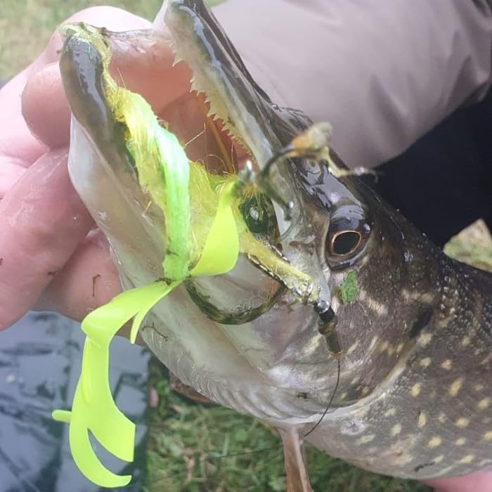 Dragon Wiggle streamer tails fly fishing predator 95mm (CHARTREUSE) - Image 3