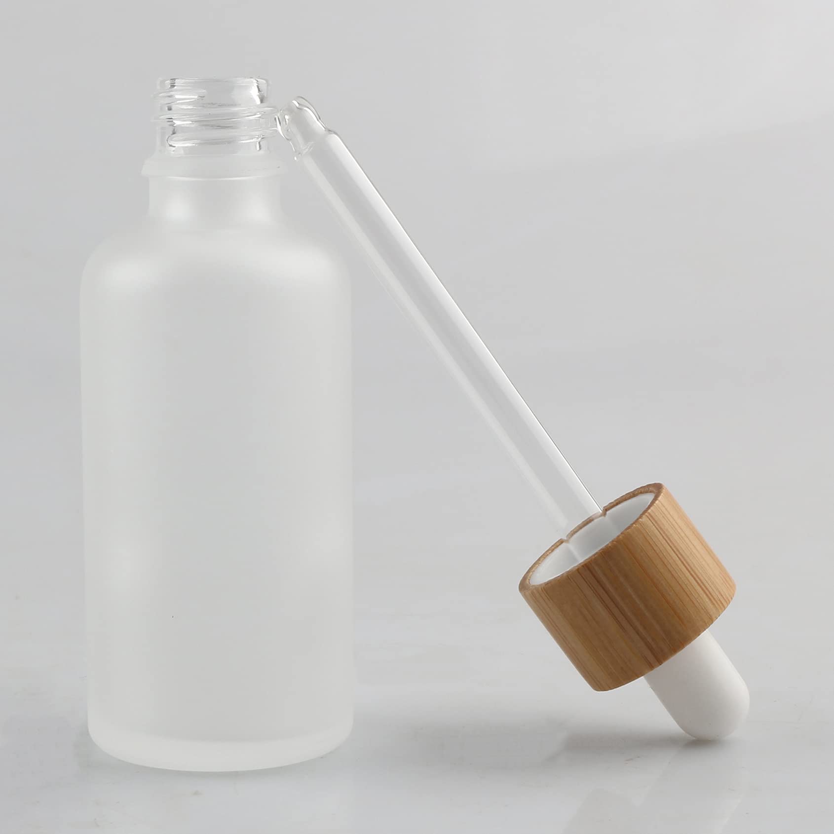 Sprühflasche aus Kunststoff, 12er-Pack, 20 ml, leer, mattiert, transparent, Glastropfer mit Glaspipetten, Bambus-Schraubverschluss für ätherische Öle, Aromatherapie-Misc